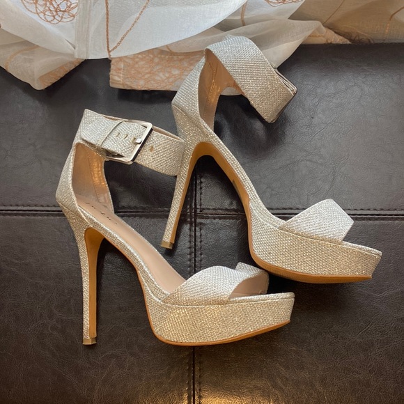 bebe Shoes - EUC BeBe Platform Heels